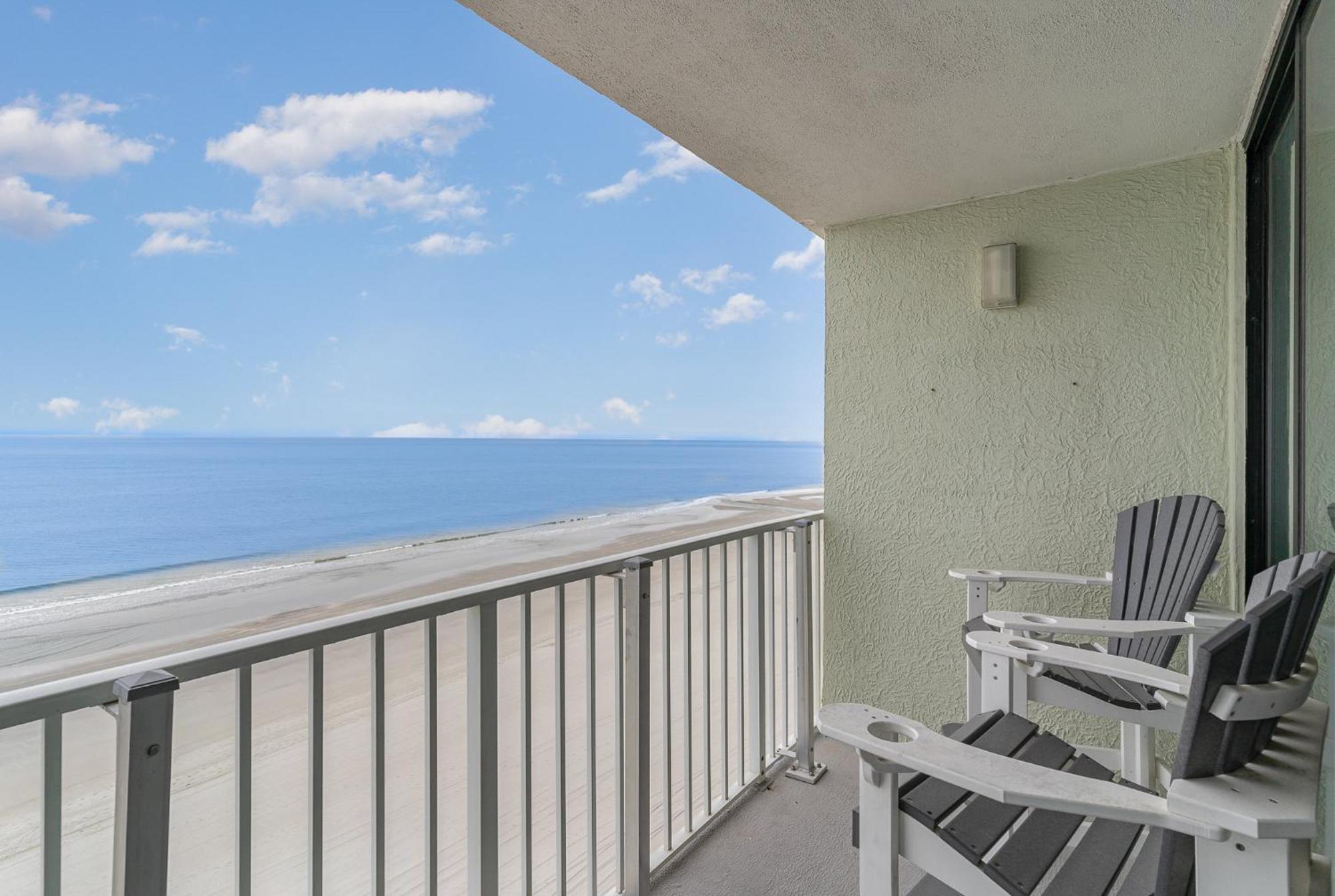 Sands Beach Club Briarcliffe Acres Exteriör bild